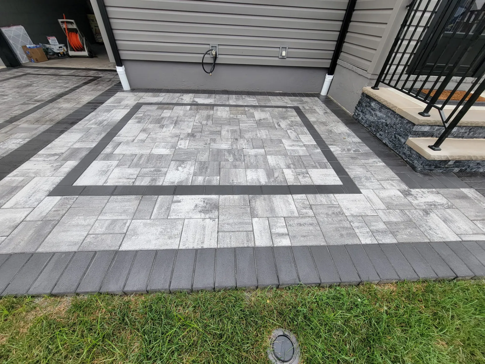 Paver Patio with Contrasting Border
